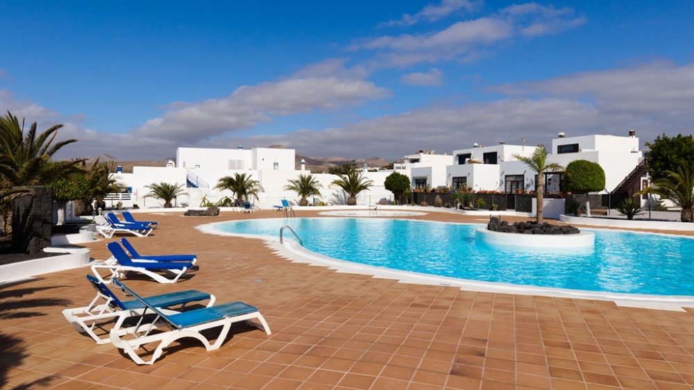 Wonderful 2 bedroom property with communal pool in Puerto Calero - Puerto Calero - lanzaroteproperty.com
