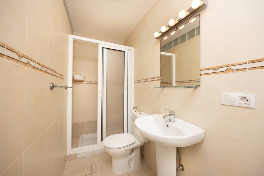 Contemporary One Bedroom with Private Terrace in Puerto del Carmen - Puerto del Carmen - lanzaroteproperty.com