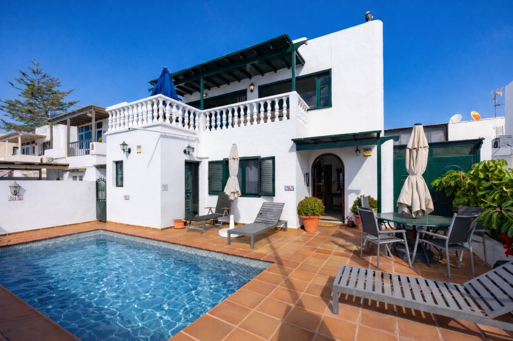 Wonderful detached property with private plot close to the beach in Puerto del Carmen - Puerto del Carmen - lanzaroteproperty.com