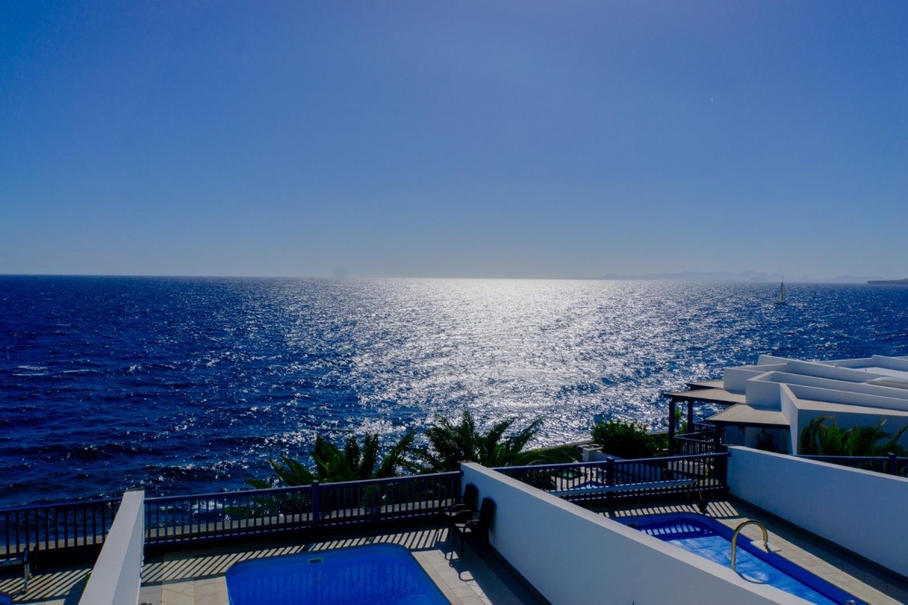 Triplex on the front line in the exclusive resort of Puerto Calero - Puerto Calero - lanzaroteproperty.com
